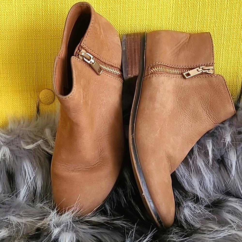 ALDO TAN/BROWN ANKLE BOOTS
